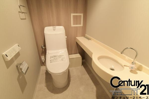 ネオハイツ八木西のトイレ|■現地撮影写真■便利な温水洗浄便座付きのお手洗いです！