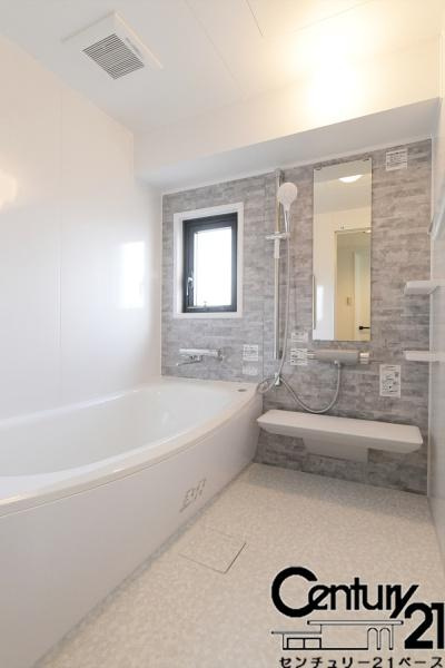 ネオハイツ八木西の浴室|■現地撮影写真■追い炊き機能完備のゆったりくつろげるバスルームです！