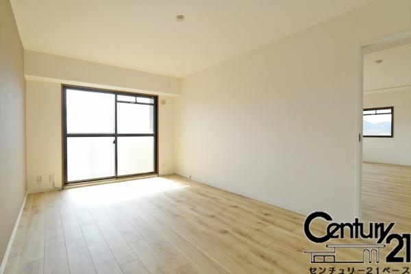 ネオハイツ八木西の洋室|■現地撮影写真■日当たりのよい明るい雰囲気の洋室です！