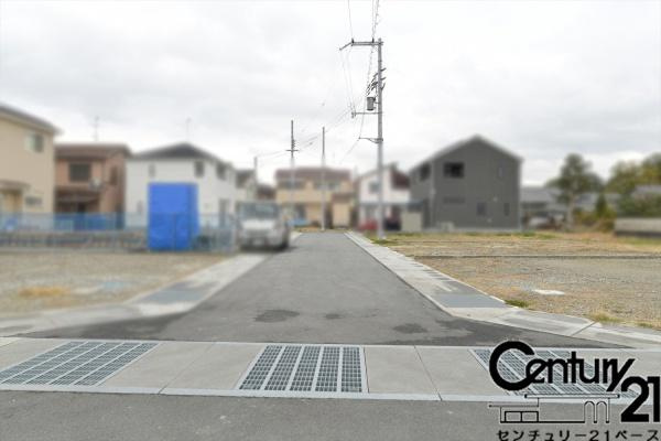 天理市田井庄町の売地の前面道路含む現地写真|■現地撮影写真■商業施設が徒歩圏内の便利なエリア！