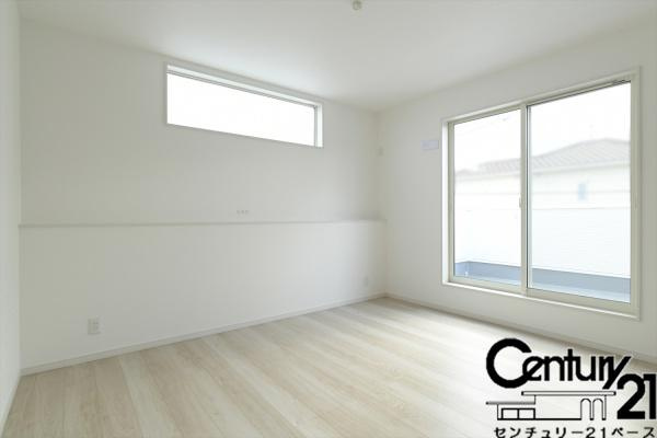 橿原市縄手町 ５号地 ／一戸建の洋室|■現地撮影写真■日当たりのよい明るい雰囲気の洋室です！