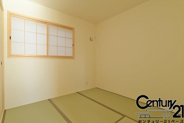 ファーストタウン池部 ２号地 ／一戸建の和室|■現地撮影写真■ほっこり落ち着ける、リビング隣接タイプの和室です！

