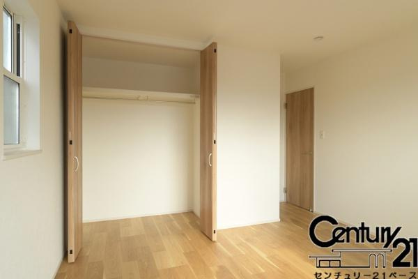 ファーストタウン池部 ２号地 ／一戸建の収納|■現地撮影写真■全居室に収納スペースを完備！