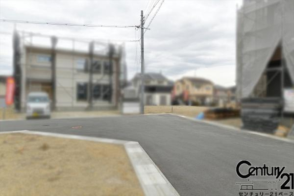 橿原市城殿町  １２号地　建築条件なし土地の前面道路含む現地写真|■現地撮影写真■前面道路は幅６ｍとゆったりしています！