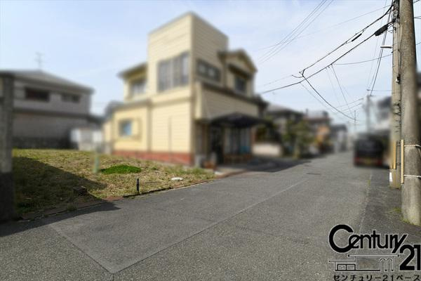 葛城市竹内の売地の前面道路含む現地写真|■現地撮影写真■近いと便利なコンビニが徒歩圏内！