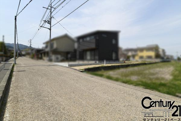 葛城市竹内の売地の前面道路含む現地写真|■現地撮影写真■敷地面積は６０坪以上と広々！