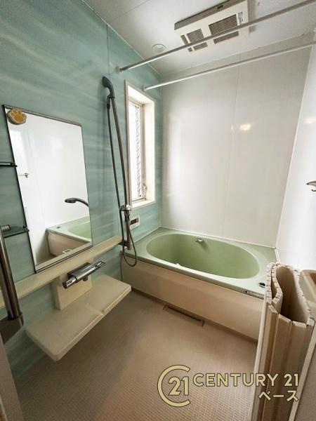 宇陀市榛原ひのき坂３丁目の中古一戸建の浴室|■現地撮影写真■ゆったり１坪サイズ！足を伸ばしての入浴は疲れも癒してくれます！