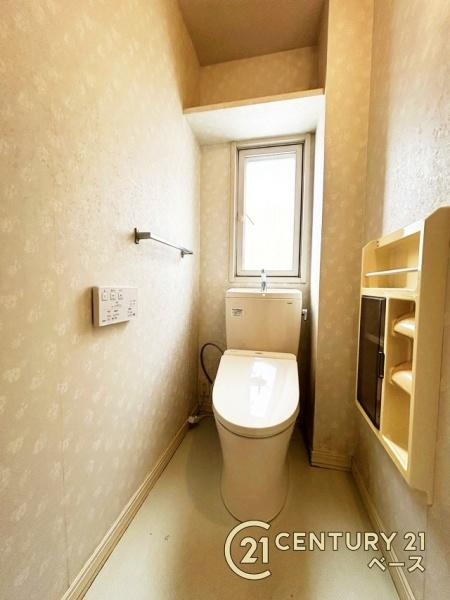 宇陀市榛原ひのき坂３丁目の中古一戸建のトイレ|■現地撮影写真■２０２４年便座リフォーム済みの綺麗なお手洗いです！