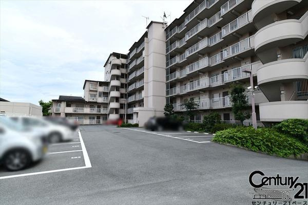 サンヴェール橿原神宮前の駐車場|■現地撮影写真■こちらは駐車スペースです！