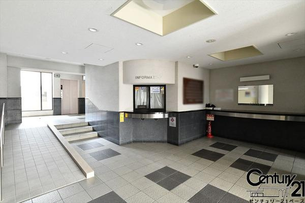 サンヴェール橿原神宮前のエントランス|■現地撮影写真■広々開放感あるロビーです！