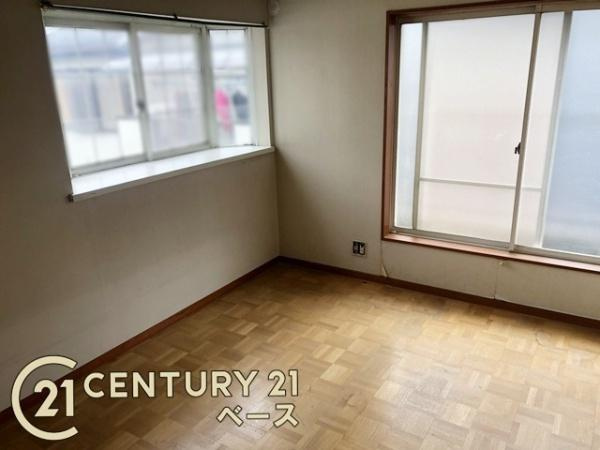 大和高田市南陽町　一戸建の洋室|■現地撮影写真■バルコニーに面した洋室となっております！