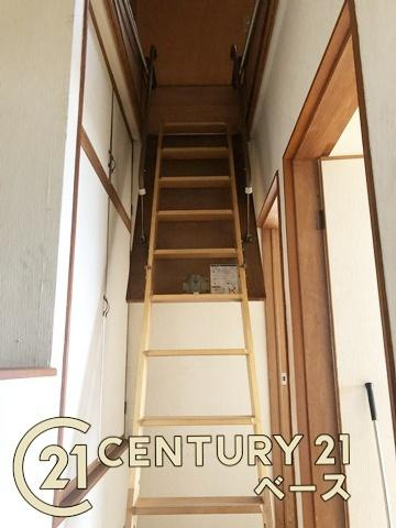 大和高田市南陽町　一戸建の内装|■現地撮影写真■こちらは屋根裏への階段です！
