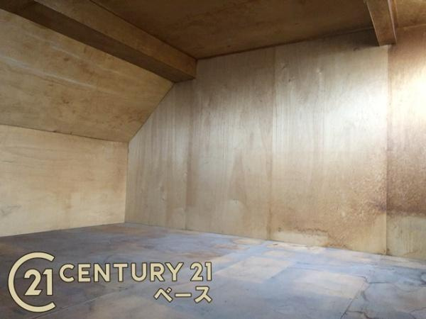 大和高田市南陽町　一戸建の収納|■現地撮影写真■こちらは屋根裏収納スペースとなっております。