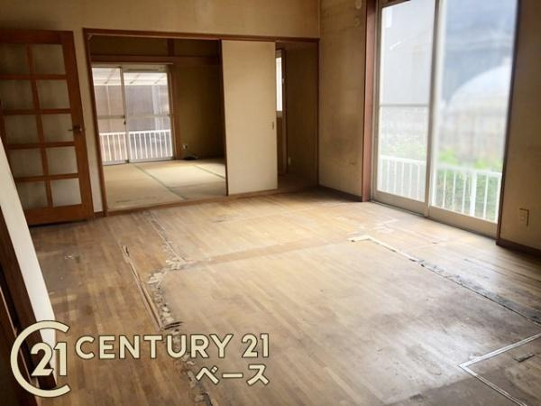 大和高田市南陽町　一戸建の居間・リビング|■現地撮影写真■暖かみある居心地の良い空間が広がります！