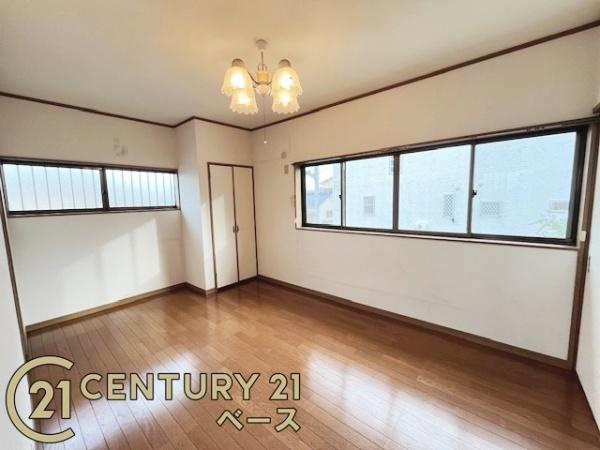 奈良市菅原町の中古一戸建の洋室