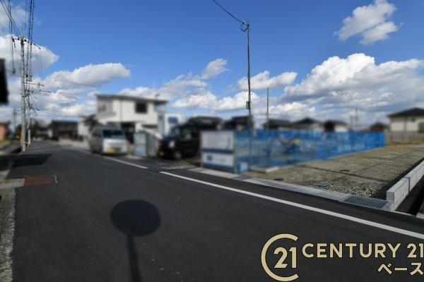 葛城市林堂 １号地 建築条件なし土地の前面道路含む現地写真|■現地撮影写真■広々とした開放感ある前面道路です！