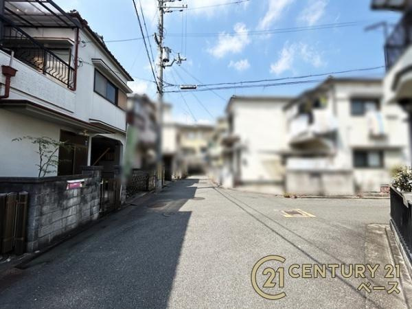 大和郡山市新町　一戸建の前面道路含む現地写真|■現地撮影写真■前面道路の幅員は約４ｍとお車の出し入れもラクラク！
