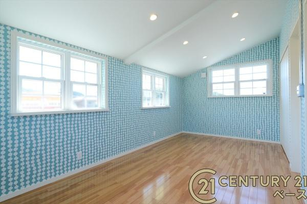 桜井市阿部 ／一戸建の洋室|■現地撮影写真■日当たりのよい明るい雰囲気の洋室です！