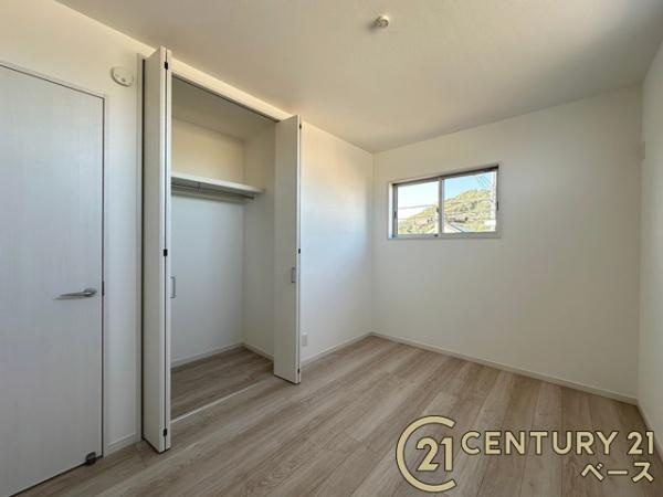 橿原市醍醐町 １号地 ／一戸建の子供部屋|■現地撮影写真■優しい色合いでまとめられた洋室！どんな家具も合いそうですね！