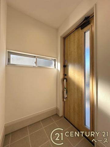 橿原市醍醐町 １号地 ／一戸建の玄関|■現地撮影写真■すっきりとした玄関が家族やお客様を迎えてくれます！