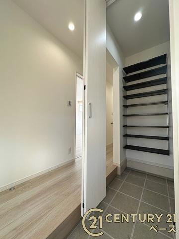 橿原市醍醐町 １号地 ／一戸建の内装|■現地撮影写真■玄関から見た廊下です！