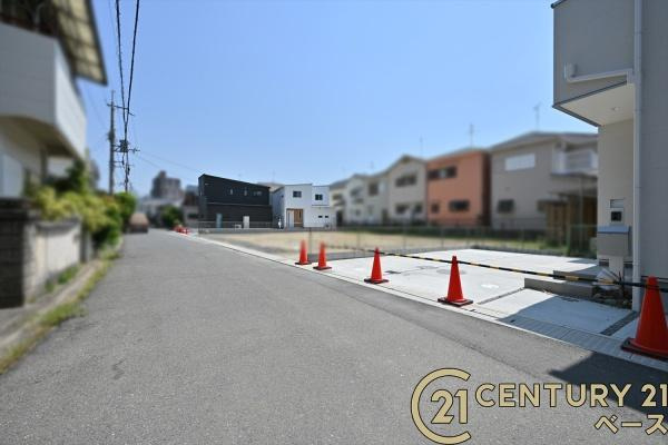 桜井市谷 ３号地 ／新築一戸建の前面道路含む現地写真|■現地撮影写真■広々とした開放感ある前面道路です！