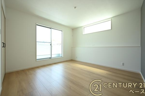 桜井市谷 ３号地 ／新築一戸建の洋室|■現地撮影写真■日当たりのよい明るい雰囲気の洋室です！