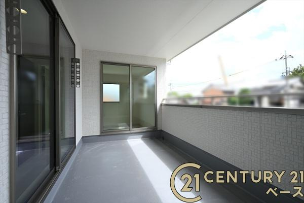 リーブルガーデン植槻町 ２号棟 ／新築一戸建のバルコニー|■現地撮影写真■インナーバルコニーで急な雨でも安心です！