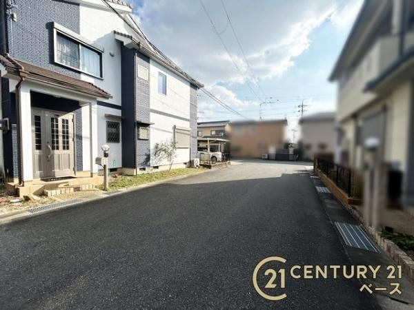 磯城郡田原本町三笠　一戸建の前面道路含む現地写真|前面道路約６ｍでお車の出し入れも楽々！