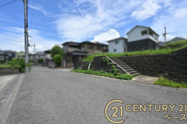 桜井市大字阿部の売地の前面道路含む現地写真