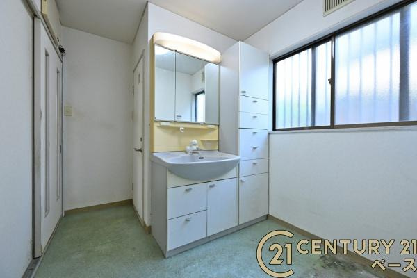 橿原市中町　一戸建の独立洗面台|■現地撮影写真■