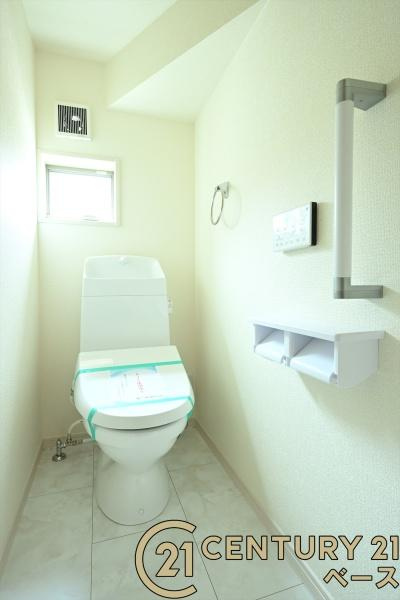 リーブルガーデン三里 ２号棟 ／新築一戸建のトイレ|■現地撮影写真■