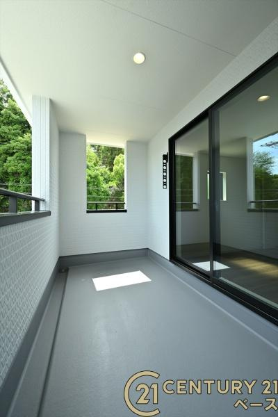 リーブルガーデン藤ノ木台 ３号棟 ／新築一戸建のバルコニー|■現地撮影写真■インナーバルコニーで急な雨でも安心です！