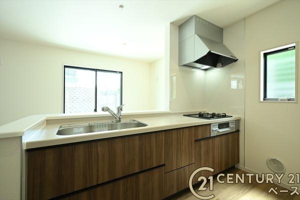 リーブルガーデン藤ノ木台 ３号棟 ／新築一戸建のキッチン|■現地撮影写真■家族とのコミュニケーションがとりやすい人気のカウンターキッチン！