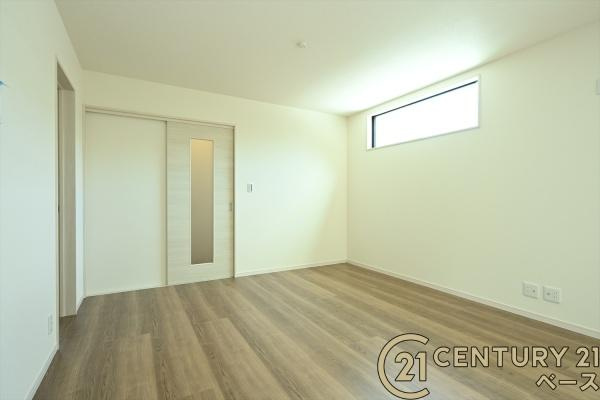 リーブルガーデン藤ノ木台 ３号棟 ／新築一戸建の洋室|■現地撮影写真■日当たりのよい明るい雰囲気の洋室です！