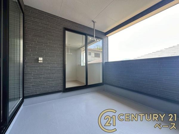 クレイドルガーデン関屋北 ／新築一戸建のバルコニー|■現地撮影写真■開放感あふれる日当たりのよいバルコニー！洗濯物もよく乾きます！
