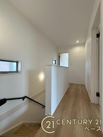 香芝市良福寺 ／一戸建の内装|■現地撮影写真■こちらは２階廊下部分です！