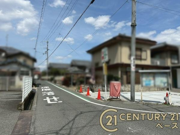 香芝市良福寺 ／新築一戸建の前面道路含む現地写真