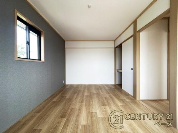 大和郡山市小南町　一戸建の洋室|■現地撮影写真■日当たりのよい明るい雰囲気の洋室です！