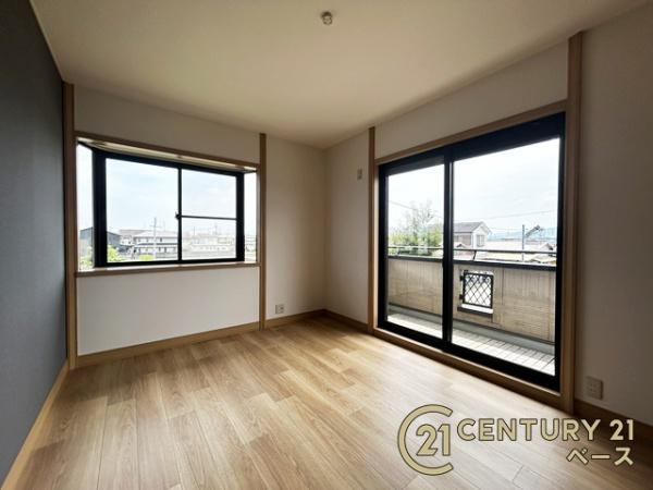 大和郡山市小南町　一戸建の洋室|■現地撮影写真■バルコニーに面した洋室となっております！