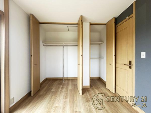 大和郡山市小南町　一戸建の洋室|■現地撮影写真■クローゼット付きの明るい洋室です！