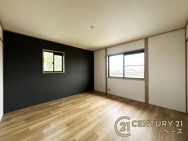 大和郡山市小南町　一戸建の洋室|■現地撮影写真■通風良好な２面採光のお部屋！