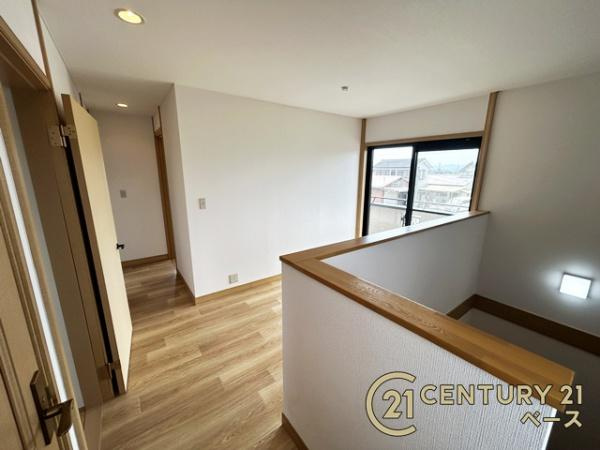 大和郡山市小南町　一戸建の内装|■現地撮影写真■こちらは２階廊下部分です！広々とした廊下です！