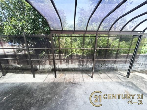大和郡山市小南町　一戸建のその他|■現地撮影写真■多用途に使える屋根付きスペースです！
