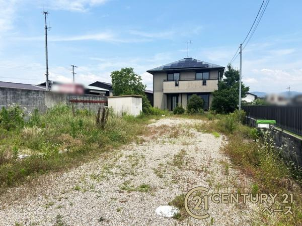 大和郡山市小南町　一戸建のその他|■現地撮影写真■広々としたお庭スペースです！お車の駐車としてもお使いいただけます