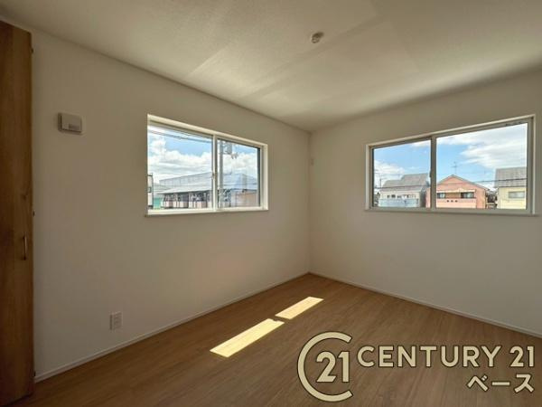 ファーストタウン今国府町 １号棟 ／新築一戸建の洋室|■現地撮影写真■通風良好な２面採光のお部屋！