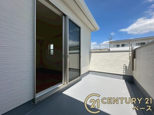 ファーストタウン今国府町 １号棟 ／新築一戸建のバルコニー|■現地撮影写真■開放感あふれる日当たりのよいバルコニー！洗濯物もよく乾きます！