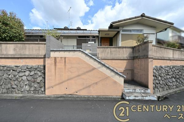 生駒郡平群町梨本　一戸建