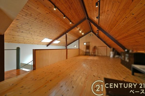 香芝市旭ケ丘３丁目　一戸建の内装|■現地撮影写真■趣味の空間としてもご利用いただける屋根裏のスペースがあります！