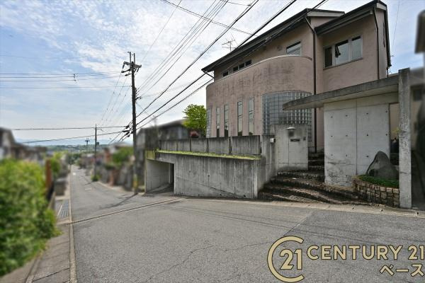 香芝市旭ケ丘３丁目　一戸建の前面道路含む現地写真|■現地撮影写真■小学校、中学校ともに徒歩圏内と子育て世代も安心！